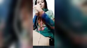Appel Vidéo de Desi Girl: Une Chevauchée Sauvage 9 minute 00 sec