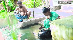 Bébé Kaamwali se rassasie à l'extérieur avec de l'audio hindi en HD 0 minute 0 sec