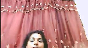 Nasya Bhabhi的Stamy网络摄像头秀 2 敏 00 sec