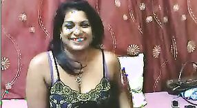 Nasya Bhabhi的Stamy网络摄像头秀 3 敏 20 sec