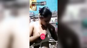 Desi menina de escritório com Peitos grandes goza de algum tempo sozinho 6 minuto 20 SEC