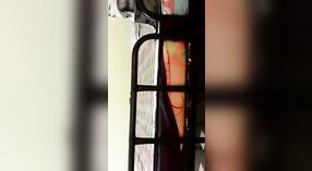 আন্টি দেশি তার নিজের প্রবীণ অংশীদার দ্বারা আবদ্ধ এবং চোদা 5 মিন 20 সেকেন্ড