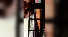 আন্টি দেশি তার নিজের প্রবীণ অংশীদার দ্বারা আবদ্ধ এবং চোদা 13 মিন 40 সেকেন্ড