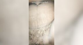 Desi vrouw krijgt haar gezicht bedekt met sperma na intense anale seks 2 min 00 sec