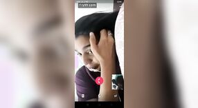 Gadis desi memamerkan tubuhnya yang menakjubkan dalam video ini 1 min 50 sec