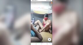 Pertunjukan Pribadi Seks Telanjang dengan Pasangan Dusun di sebuah Desa 0 min 0 sec
