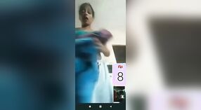 Reife Frau zeigt ihrem Geliebten im VKontakte-Video ihr Vermögen 0 min 40 s