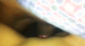 Punjabi ragazza Navdeep Dillon ottiene il suo stretto figa pestate da un ragazzo in un preservativo video 1 min 30 sec