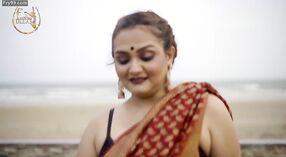 El sari rojo de Dolon es la manera perfecta de darle vida a su atuendo 1 mín. 10 sec