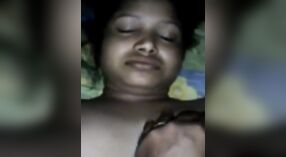 Sinnlicher oraler und penetrativer Sex des bengalischen Mädchens 0 min 30 s