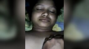 Bengal Girl ' s Sensuele orale en penetrerende seks 0 min 30 sec