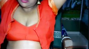 Tamil Roya grassa Sessione di massaggio a Stripchat Chat Show 3 min 40 sec