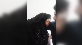 Bocah-bocah wadon Hijabi njelajah seksualitas karo pacar 2 min 00 sec