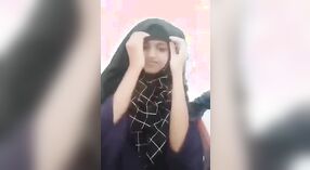 Bocah-bocah wadon Hijabi njelajah seksualitas karo pacar 2 min 50 sec