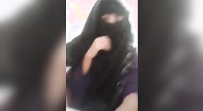 Bocah-bocah wadon Hijabi njelajah seksualitas karo pacar 3 min 20 sec