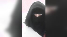 Ragazze Hijabi esplorare la loro sessualità con i loro fidanzati 3 min 30 sec
