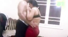 Pasangan pakistan njelajah seksualitas ing video sing uap iki 2 min 00 sec