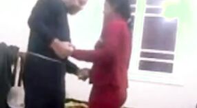पाकिस्तानी जोड़ी इस भाप से भरा वीडियो में उनकी कामुकता की पड़ताल 0 मिन 40 एसईसी