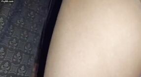 Indyjski bar dziewczyna palce sama do orgazmu 1 / min 50 sec