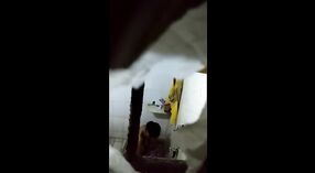 Douche avec le voisin bhabhi d'Anita sous la douche 1 minute 40 sec