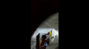 Douche avec le voisin bhabhi d'Anita sous la douche 2 minute 20 sec