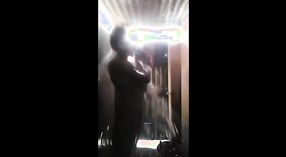 Bengaoli's nudo video cattura il suo sensuale bagno tempo 1 min 50 sec