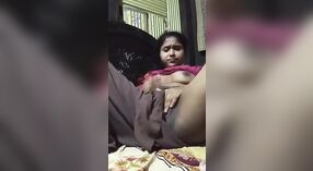 데시 인도 소녀의 손가락과 흡입에 의해 그녀의 애인 8 최소 40 초