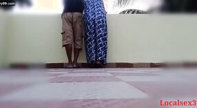 Schwuler Nachtsex mit verheirateter Desi-Frau in der Halle: Ein Video von localsex31 1 min 10 s
