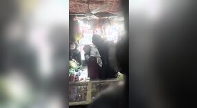 전체 길이 비디오의 파키스탄 여자 엿 그녀의 상점 소유자 11 최소 50 초