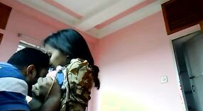 Piękny bangla piękno Roshni scandal w steamy wideo 0 / min 40 sec