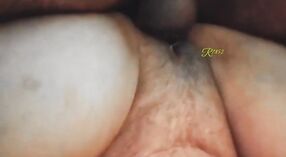 Close-up di Desi coppia intenso gemendo e cazzo di sessione 1 min 00 sec