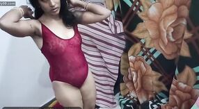 Bhabhi lubrique se fait sucer et baiser 3 minute 20 sec