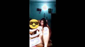 Seorang Gadis Bangladesh menjadi Nakal di kamar tidur 4 min 20 sec