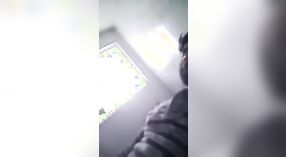 美丽的孟加拉女孩喜欢在网络摄像头上给口交 2 敏 00 sec