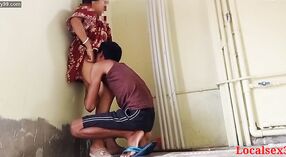 Desi maman et son amant s'engagent dans des relations sexuelles passionnées dans le hall 2 minute 50 sec