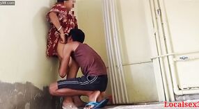 Ibu desi dan kekasihnya terlibat dalam seks yang penuh gairah di aula 2 min 50 sec