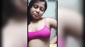 देसी भाभी इस वीडियो में उसके आराध्य स्तनों दिखावा 0 मिन 0 एसईसी