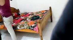 Pasangan desi menikmati bercinta di kamar hotel 1 min 40 sec