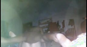 Gadis amatir dari Karachi memamerkan tubuhnya dalam video beruap ini 3 min 40 sec