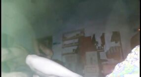 করাচি থেকে অপেশাদার মেয়ে এই বাষ্পীয় ভিডিওতে তার শরীর প্রদর্শন করে 1 মিন 00 সেকেন্ড
