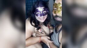 Hotdivya ile kocasının webcam seks gösterisi 16 dakika 20 saniyelik