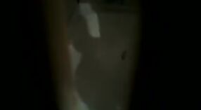 Sexe dans la salle de bain avec la fille d'à côté filmée en caméra cachée 4 minute 40 sec