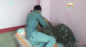 Pertemuan sensual Devar dengan akeli bhabhi 2 min 20 sec