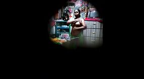 ಗುಪ್ತ ಕ್ಯಾಮೆರಾದಲ್ಲಿ ಸೆರೆ ಹಿಡಿದ ದೊಡ್ಡ ಸ್ತನಗಳನ್ನು ಹೊಂದಿರುವ ದೇಸಿ ಬಾಬಿ 2 ನಿಮಿಷ 00 ಸೆಕೆಂಡು