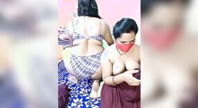 Geeta家庭主妇与大胸部的热气腾腾的性爱表演 0 敏 40 sec
