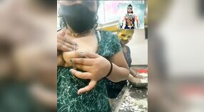 Sheela Bhabi Kang Wuda Lesbian Nuduhake Karo Loro Mesum Wanita 7 min 00 sec