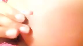 Indiase babe met puntige tepels op webcam 0 min 40 sec