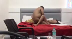 Desi jefe se pone travieso con su secretaria 1 mín. 40 sec