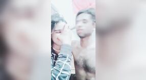 Pareja pillada teniendo sexo con un MMCS en el pueblo 2 mín. 20 sec