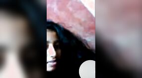 Bellissimo Desi Teen Prende Cattivo in HD Video 1 min 30 sec